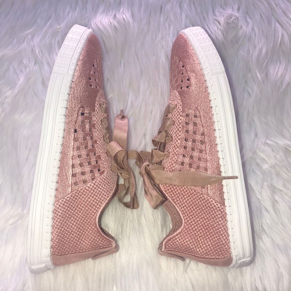 AGL Crochet Sneaker NWT